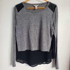 Arizona Jean Co black gray layered blouse, M